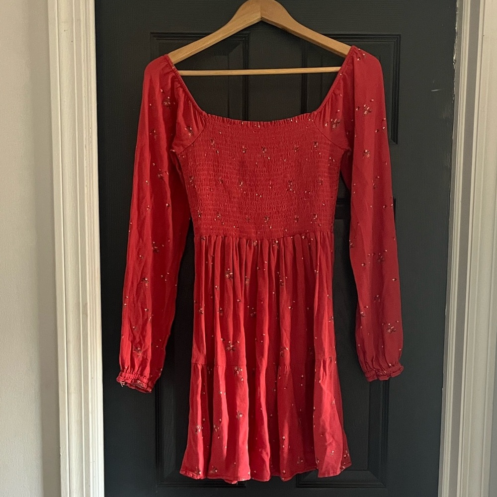 American Eagle Outfitters Red Textured Floral Top